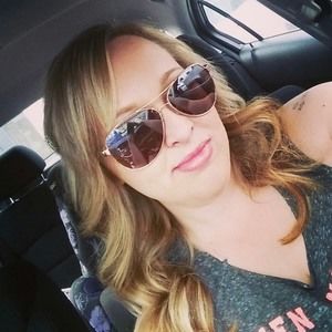 Meet your Posher, Hollie